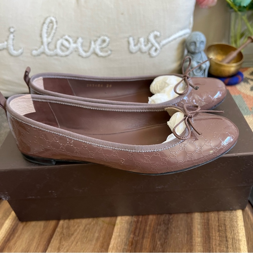 GUCCI Vernice Micro Guccissima Bow Accent Pump Flats 38 US8 In Box - Picture 3 of 17